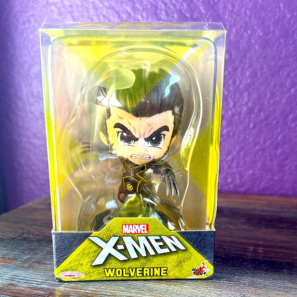 Hot Toys Cosbaby Bobble Head figure Wolverine